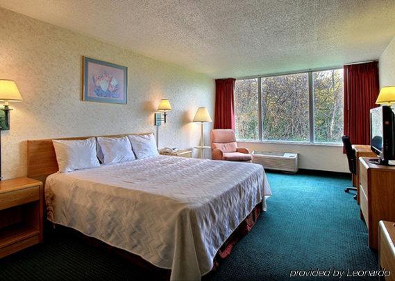 Airport Inn Flint Bagian luar foto